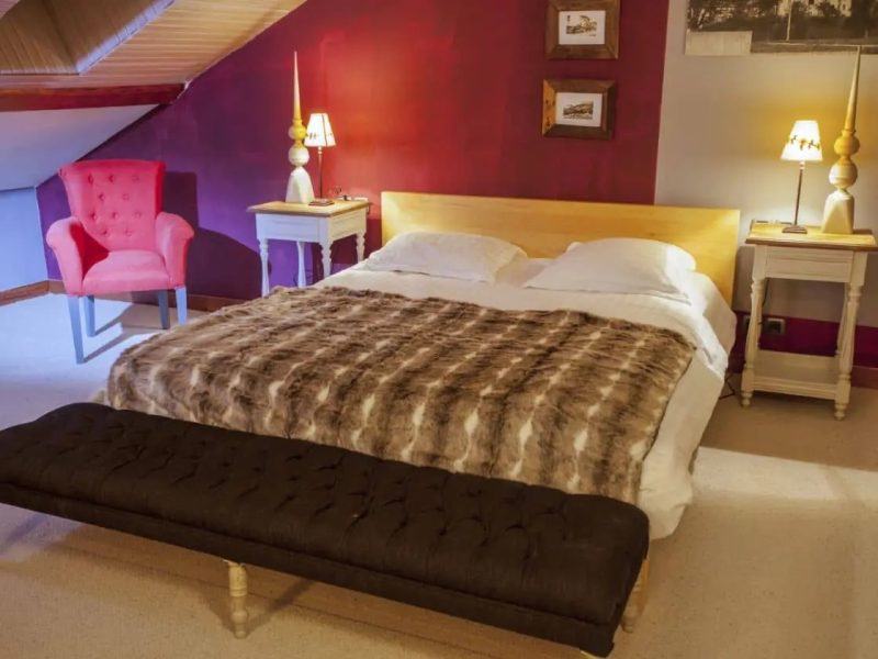 chambre-la-mansardee-appart-chateau-des-girards-1264x840-1