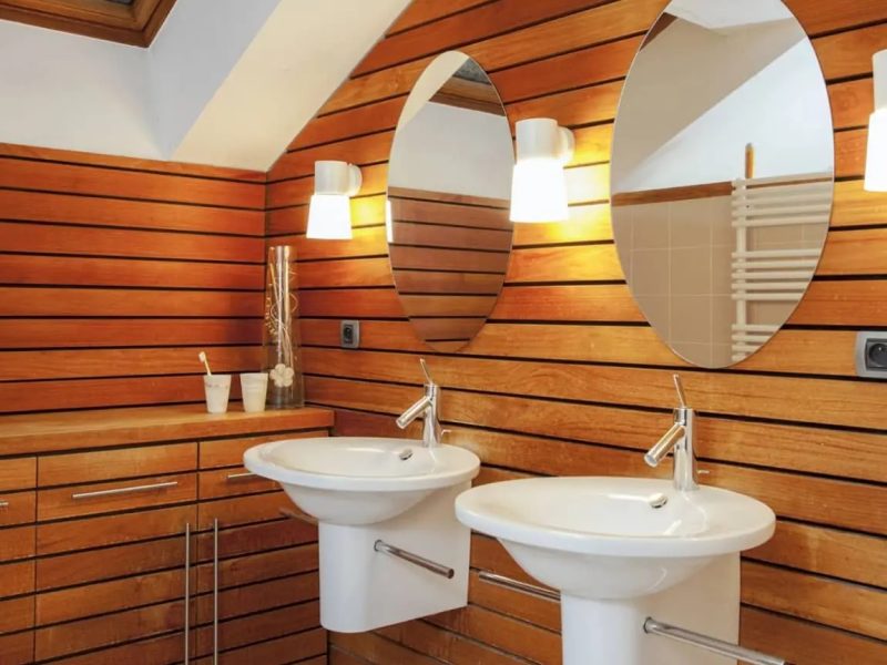 salle-de-bain-appartement-chateau-des-girards-1150x1440-1